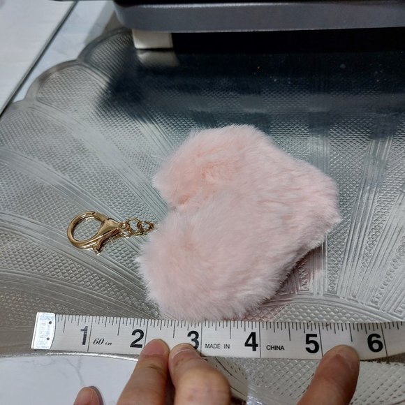 Light Color Heart Shaped Pom Pom Super Soft Keychain Handbag Accessory Furry - Picture 5 of 7